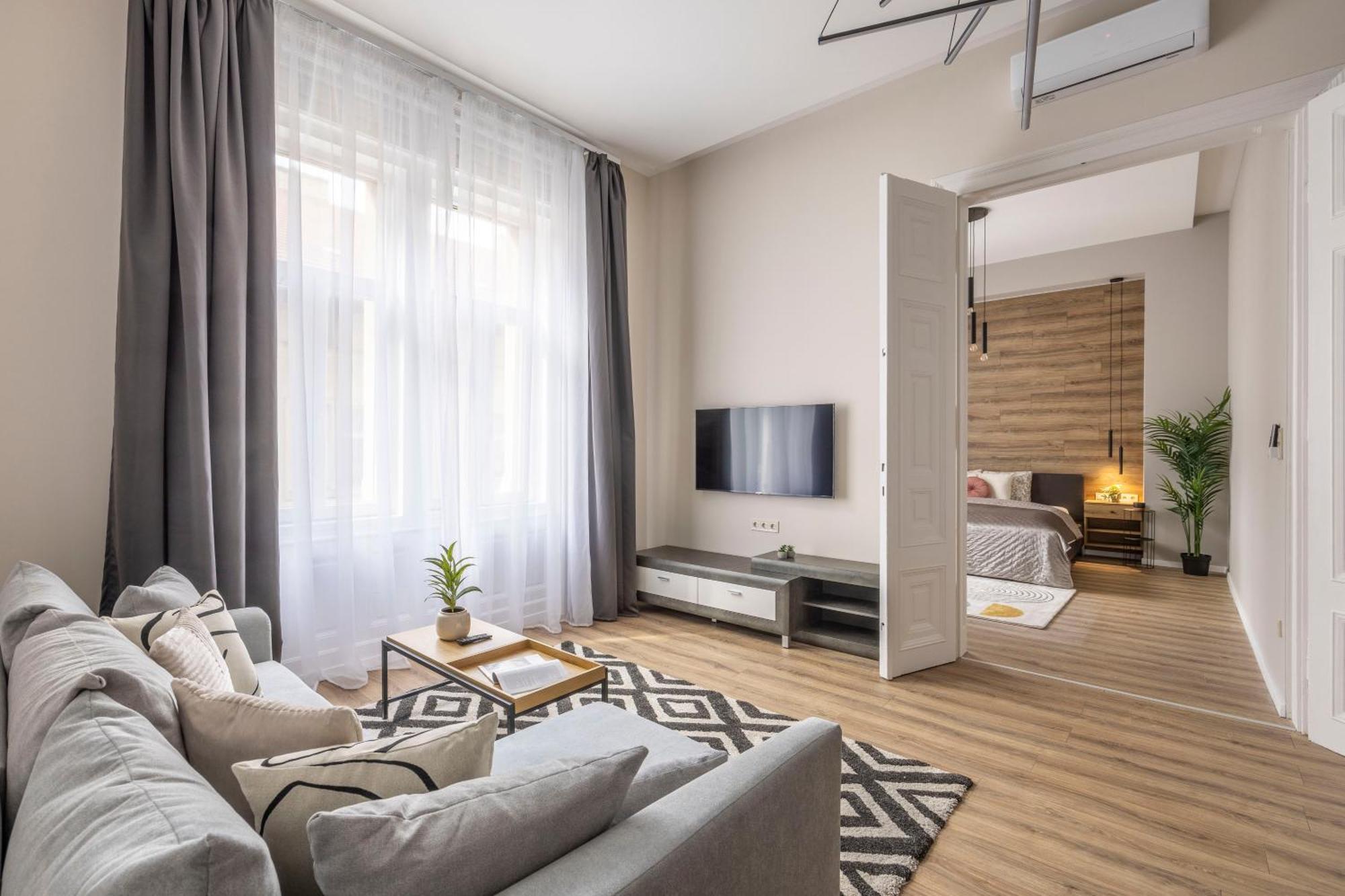 Exclusive Stylish Suite By Prestige Homes Next To The Oktogon Budapest Exterior foto